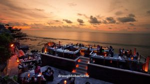 Bar dan Kehidupan Malam Terbaik di Pantai Kuta Bali
